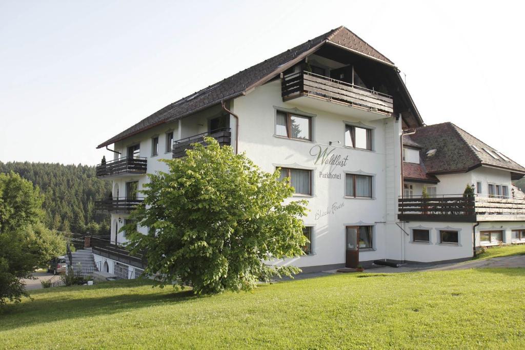 Parkhotel Waldlust Häusern Exteriör bild